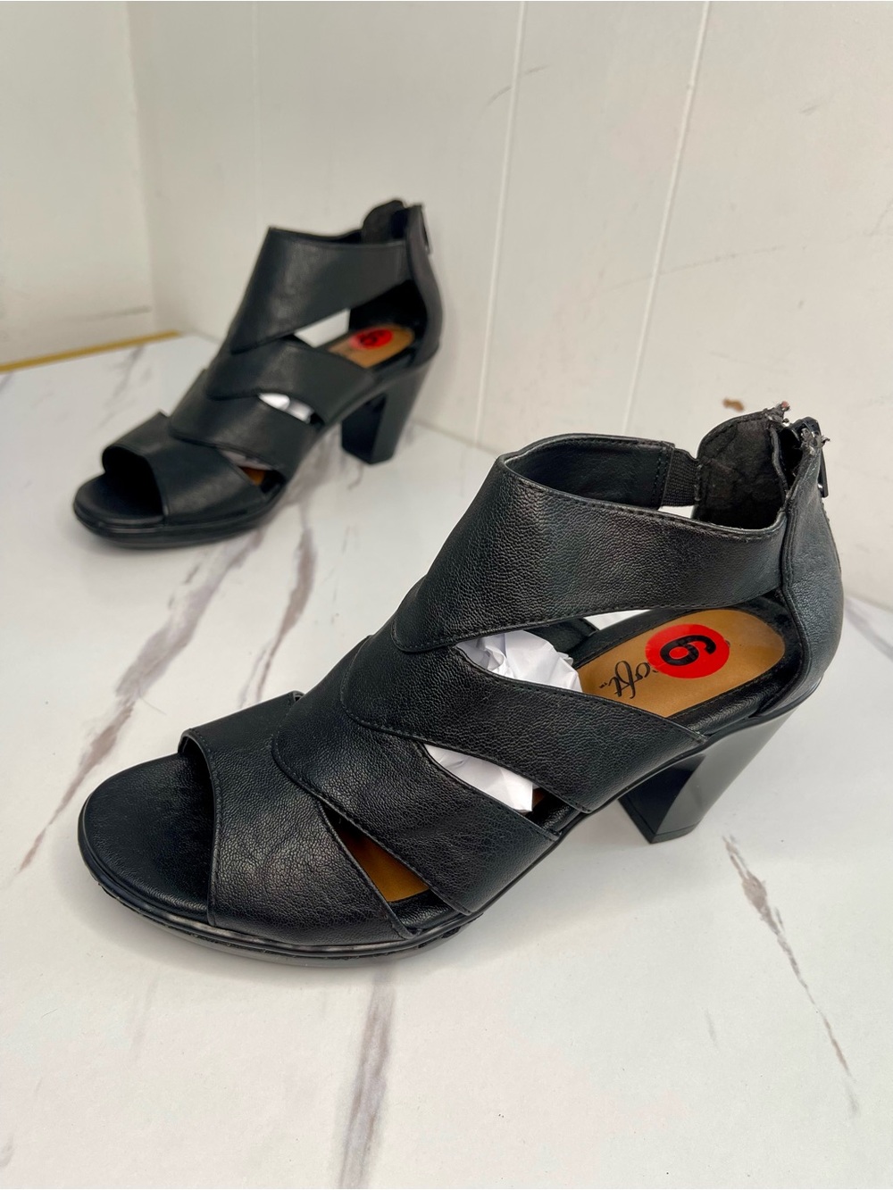 EuroSoft Women's Black Cutout Block Heel Sandals Size 6M